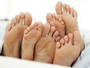 picioare sănătoase după tratamentul ciupercilor între degetele de la picioare
